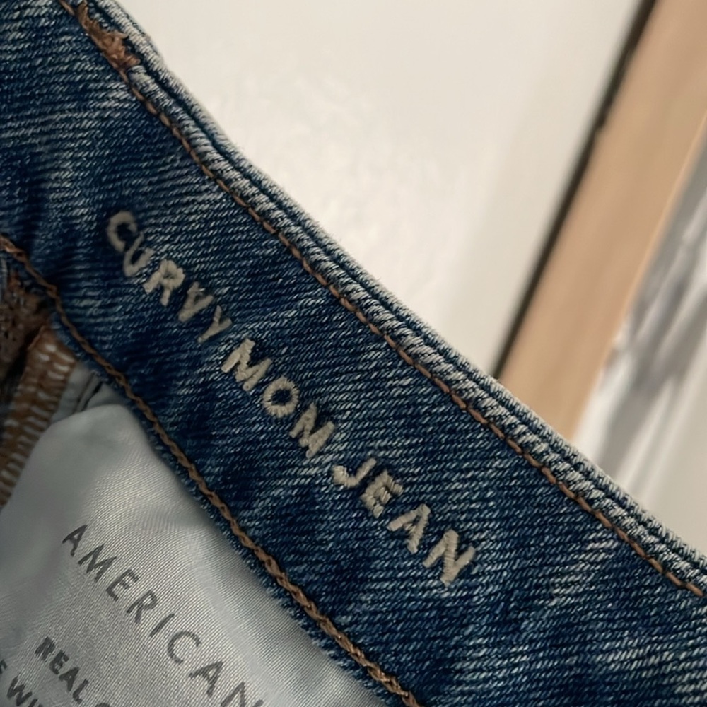 American Eagle Curvy Mom Jeans Size 00 - Picture 6 of 6